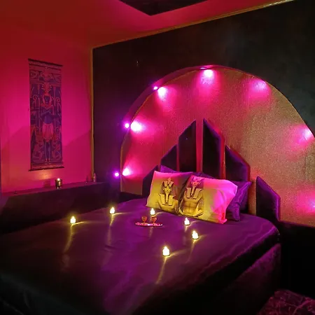 Les Cites Romances Le Cleopatre Bed and breakfast Carcasona