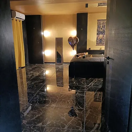 Les Cites Romances Le Cleopatre