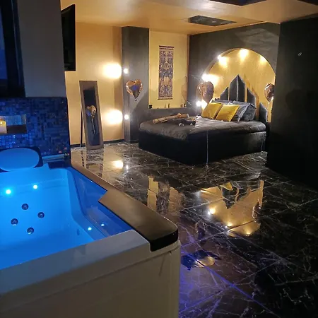 Bed & Breakfast Les Cites Romances Le Cleopatre 3*