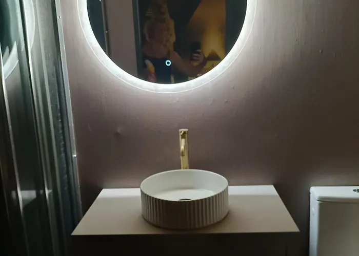 Les Cites Romances Le Cleopatre